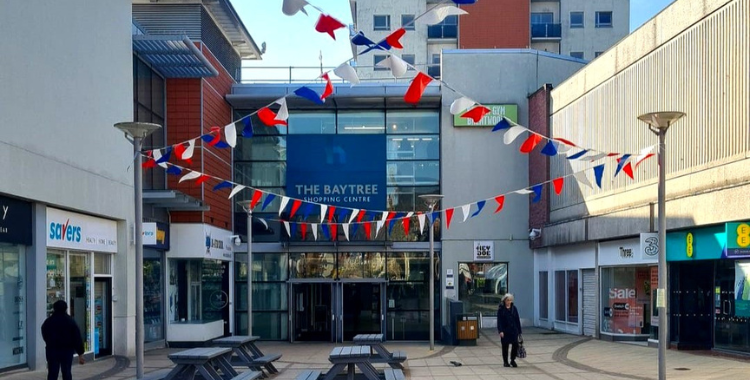 BANK HOLIDAY HOURS 👑